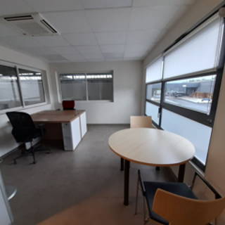 Bureau privé 13 m² 1 poste Coworking Rue Pascal Meaux 77100 - photo 4